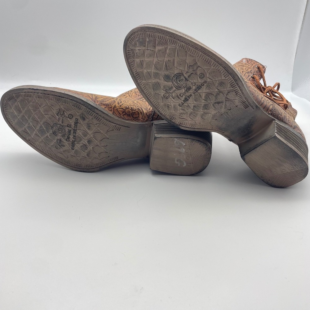 Circle G Women's Floral Tooled Leather Embossed Lace Up Ankle Boots Sz 7 Booties - Picture 6 of 7